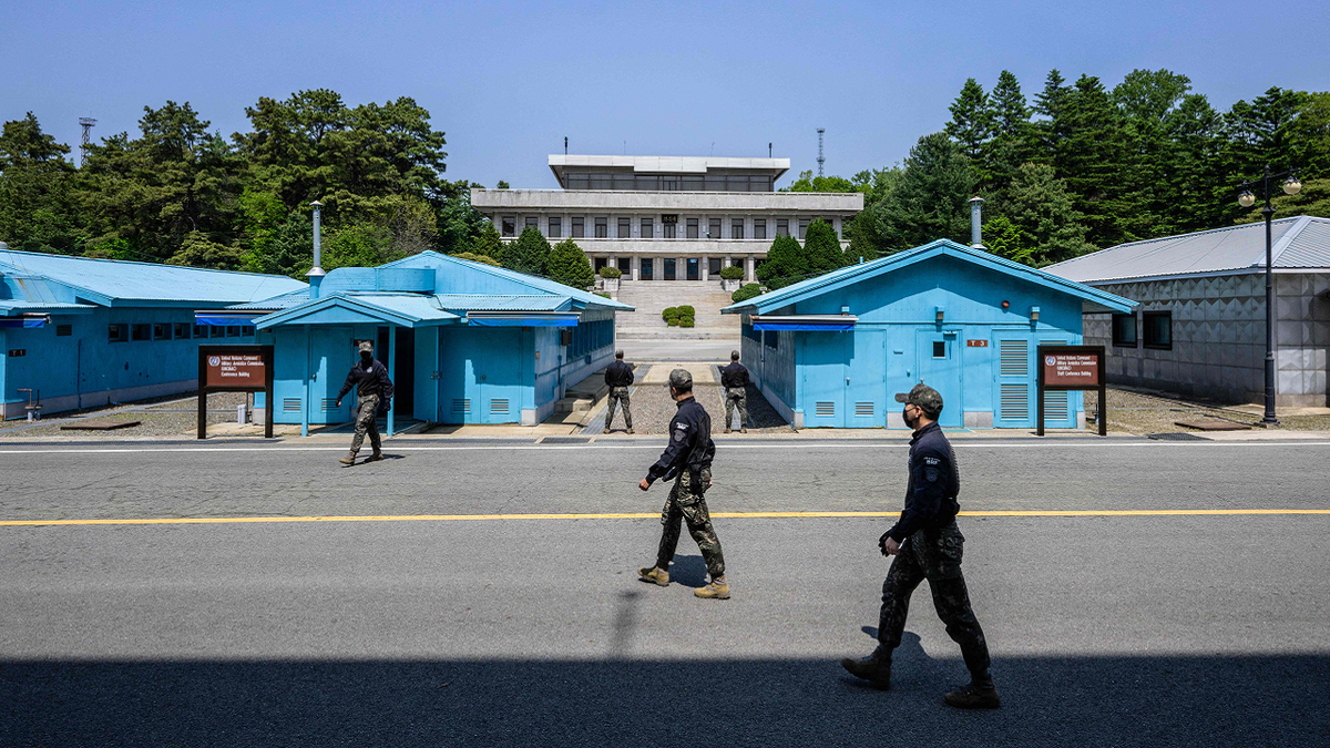 North Korea South Korea border crossing