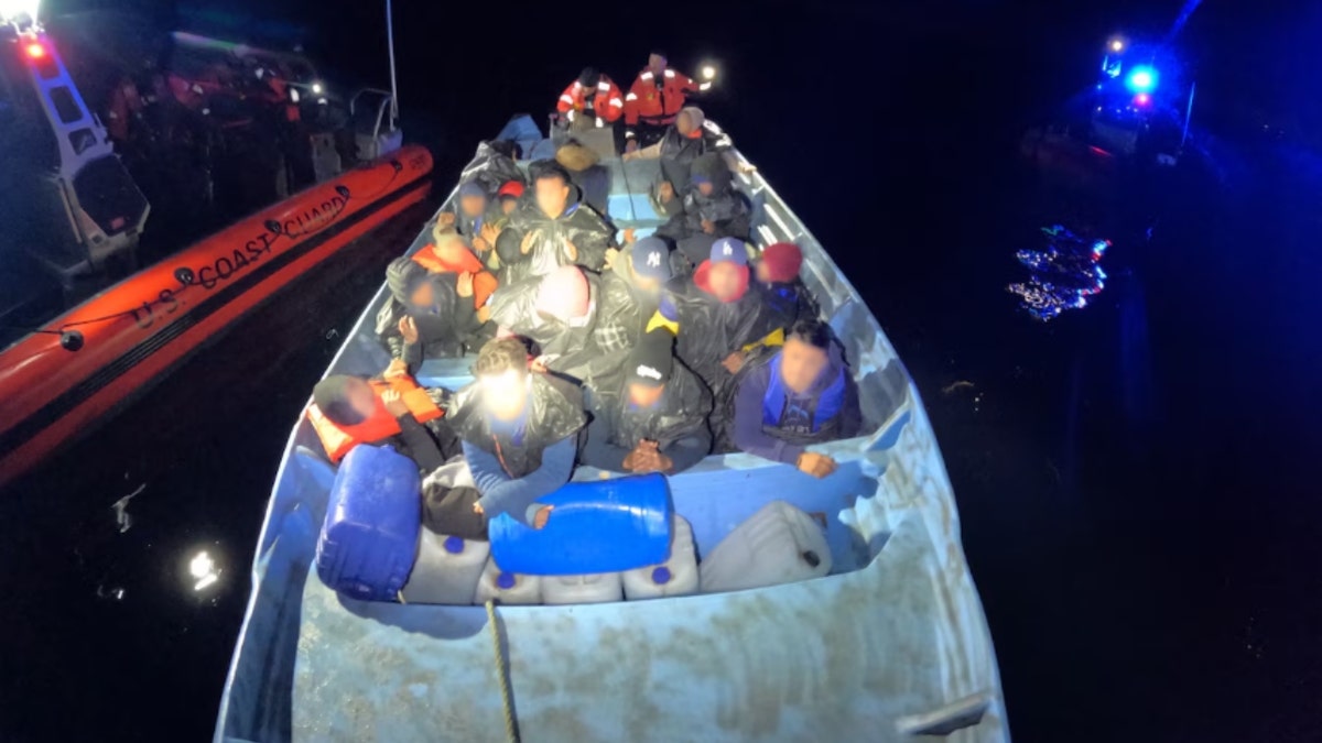 The vessel carrying 21 people