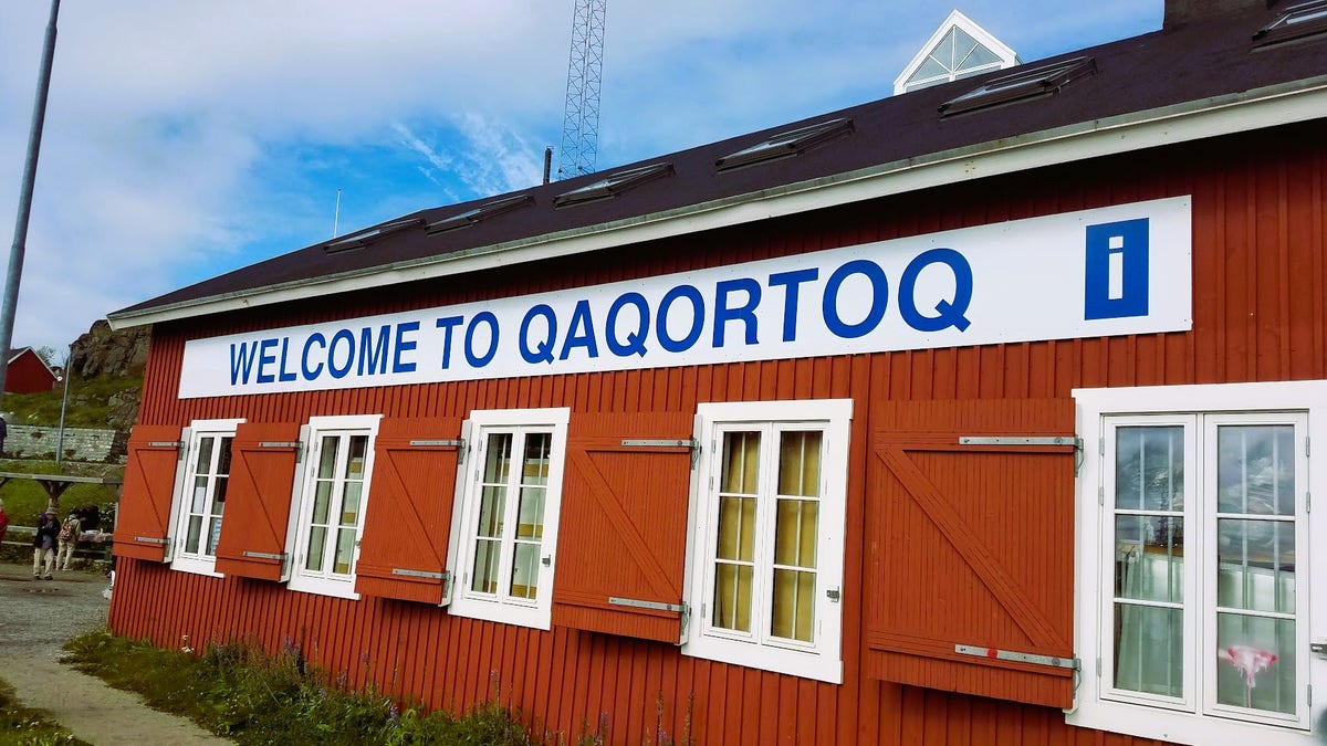 one-story building with welcome sign on it in Greenland.