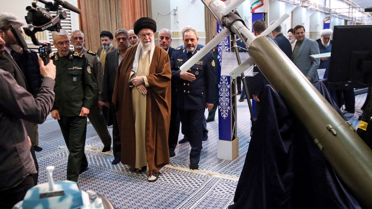 Iran's Ayatollah Khameni visits defense expo in Tehrna