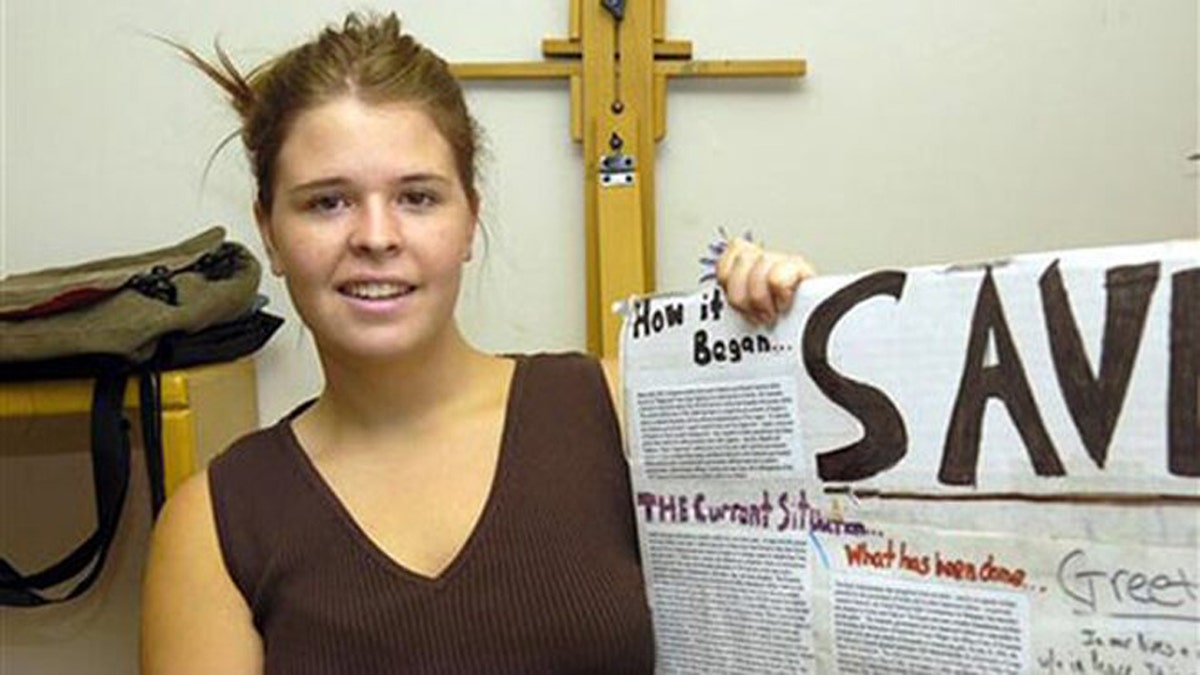 Kayla Mueller in photo