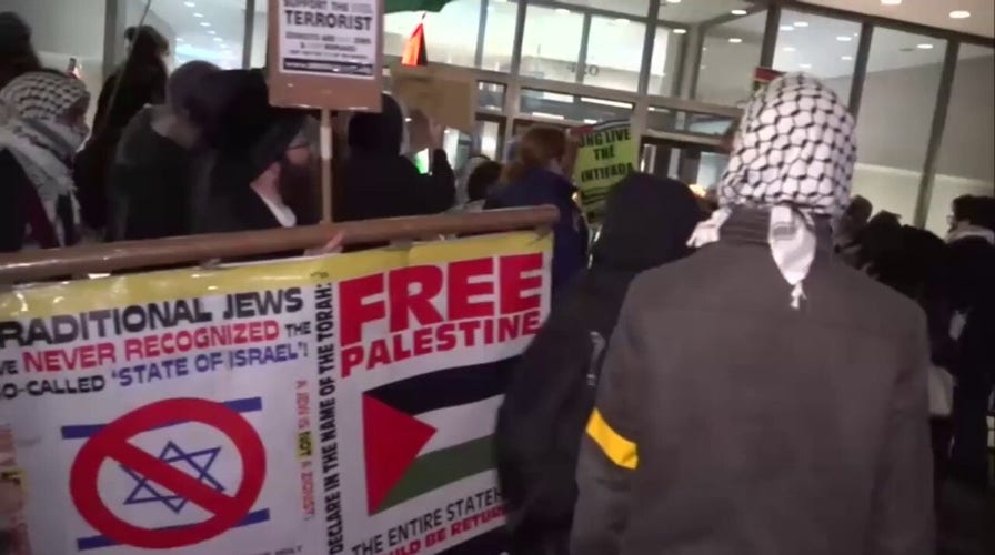 Anti-Israel protesters at Columbia University target former PM Bennett's campus appearance