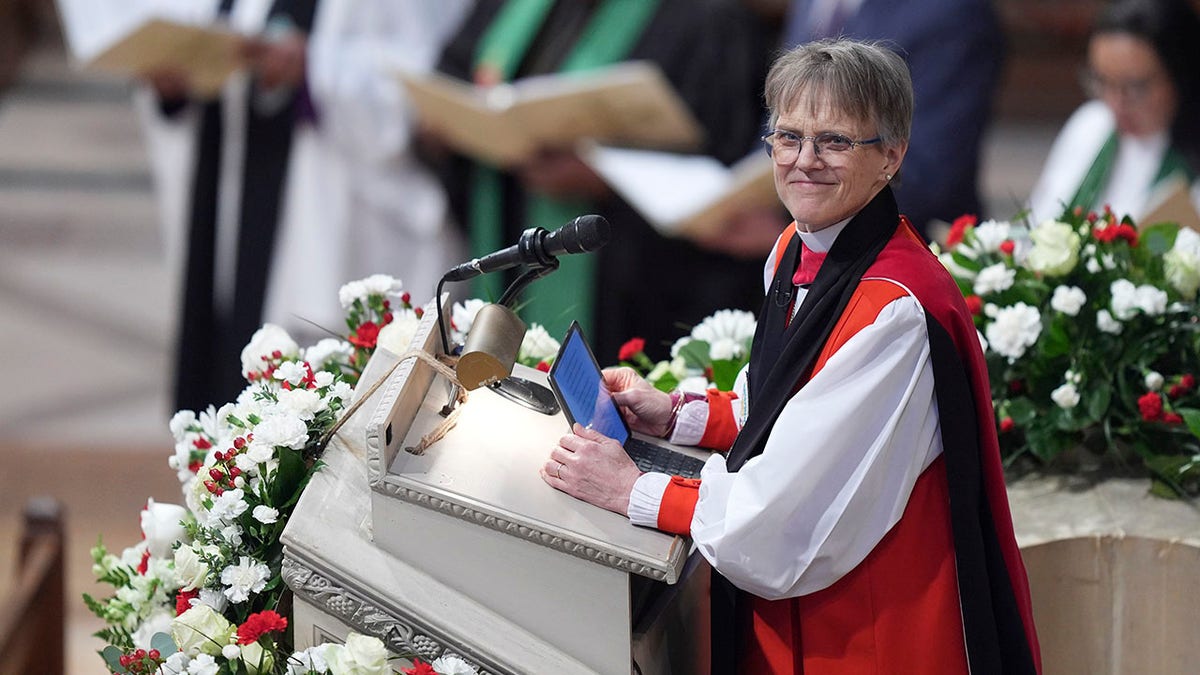 Reverend addresses Trump at national prayer service