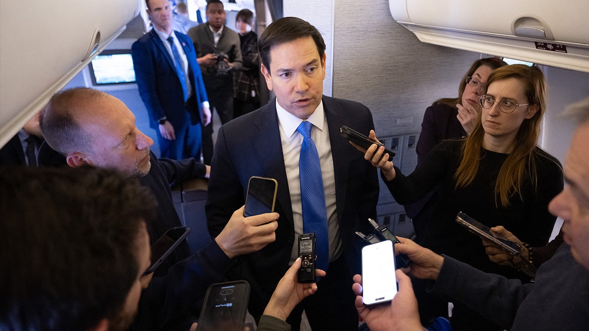 Rubio talks to reporters on plane about meeting with Ukrainian delegation