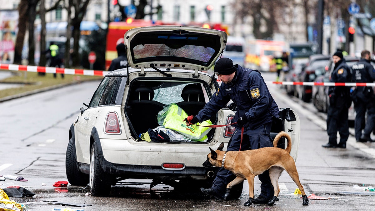 Police investigate Munich attack scene