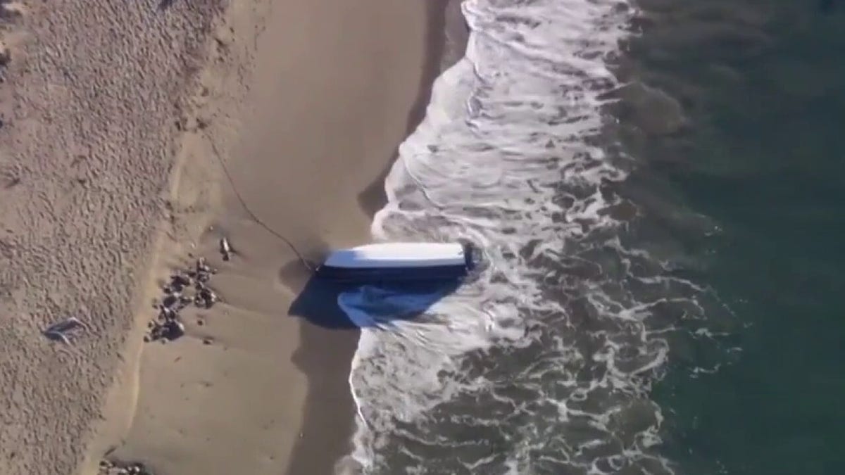 PANGA BOAT WASHES ASHORE 