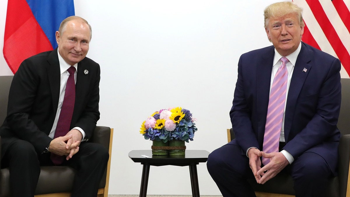 Donald Trump meeting with Vladimir Putin