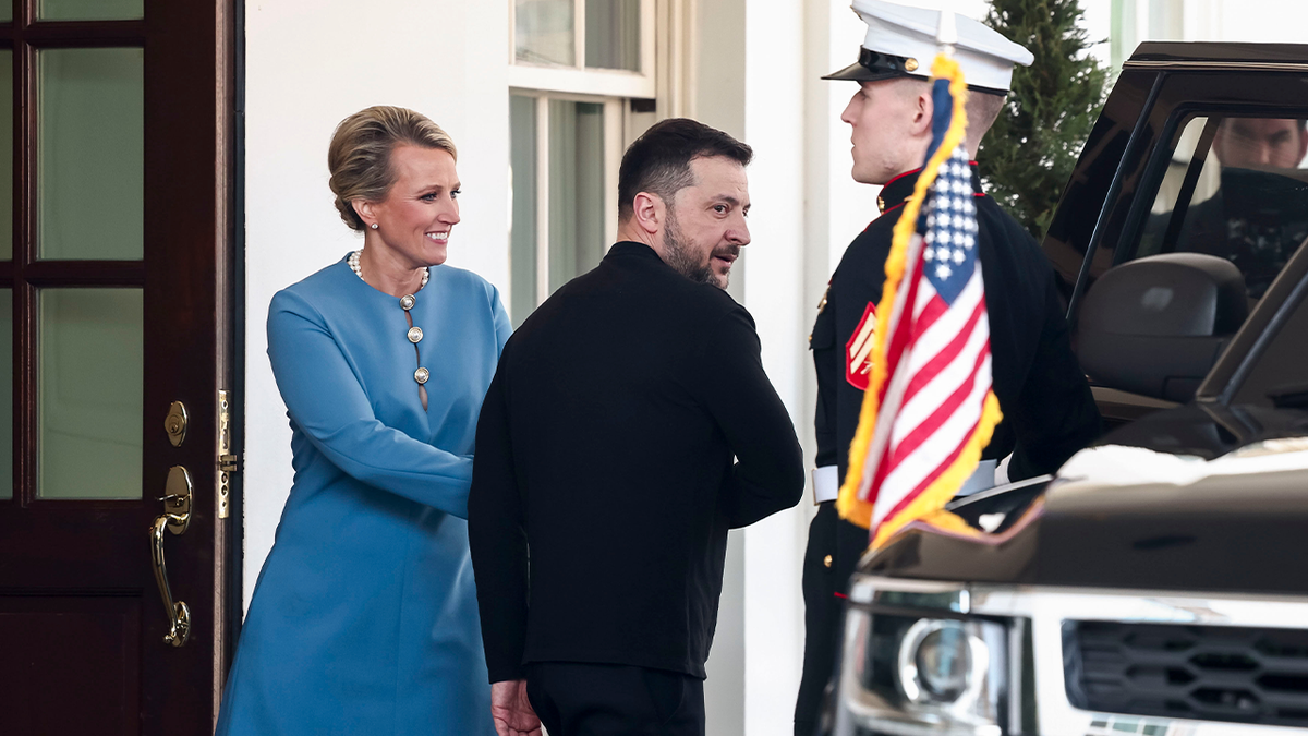 Volodymyr Zelenskyy leaves the White House