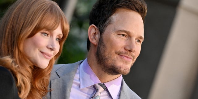 Bryce Dallas Howard and Chris Pratt