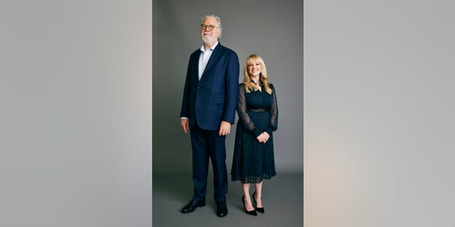 John Larroquette and Melissa Rauch star in the new "Night Court" reboot