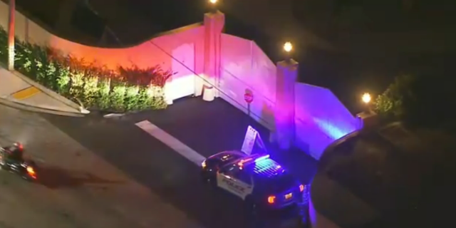 Aerial footage of police stationed outside of Mar-a-Lago during FBI raid on Aug. 9, 2022. 