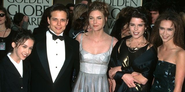 Lacey Chabert, Scott Wolf, Paula Devicq, Neve Campbell and Jennifer Love Hewitt at the Beverly Hilton Hotel in Beverly Hills, California.