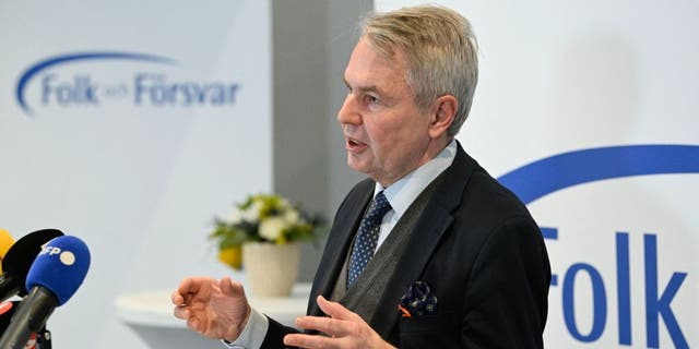 Finnish Foreign Minister Pekka Haavisto addresses a press conference in Salen, Sweden on Jan. 8, 2023.