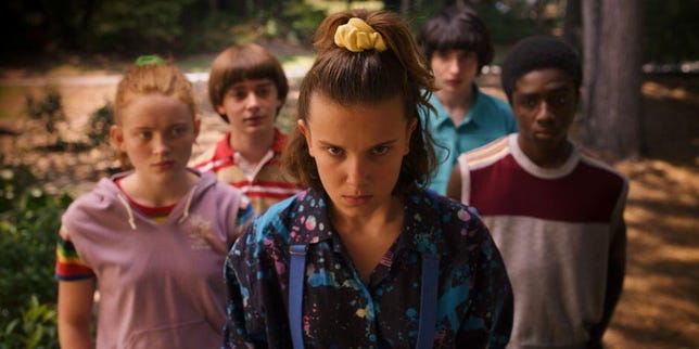 stranger-things-season-3-kids-eleven-scrunchie