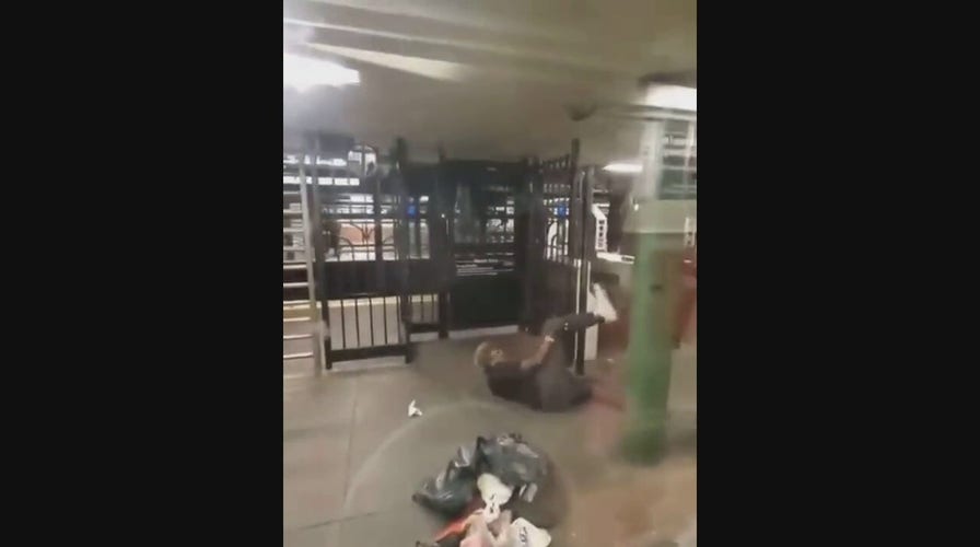 Graphic video: Man at NYC subway station assaults woman with cane