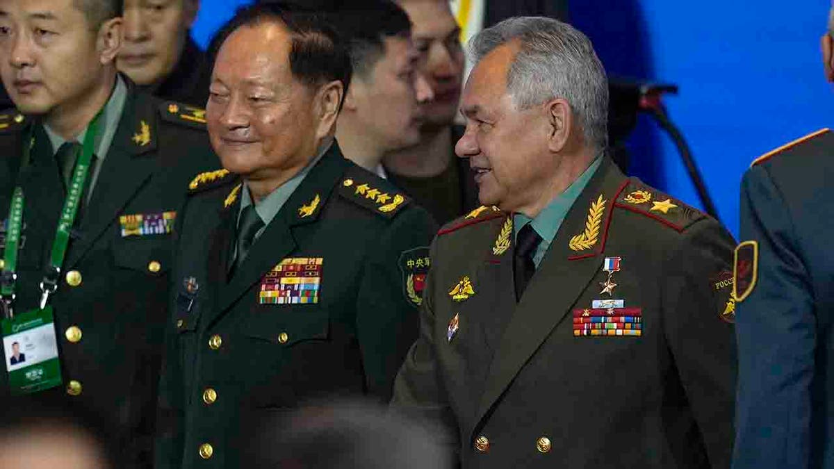 Sergei Shoigu and Zhang Youxia