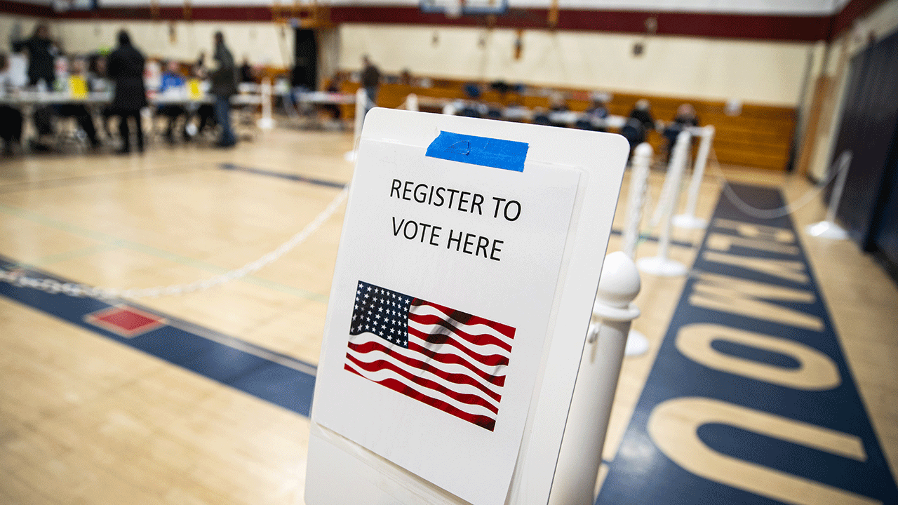 Register to vote sign in New Hampshire