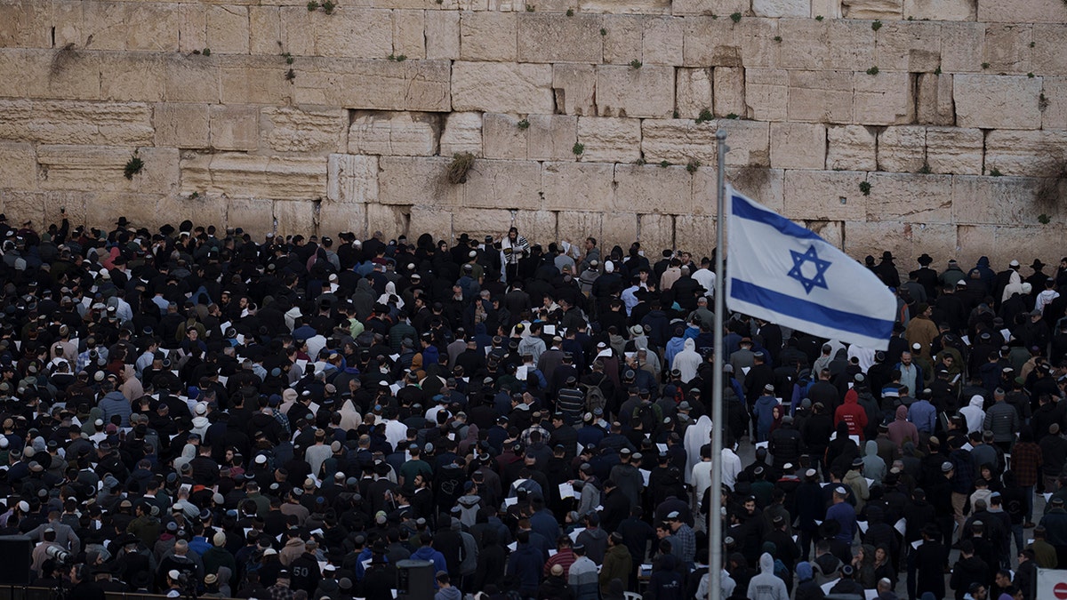 Israelis mourning