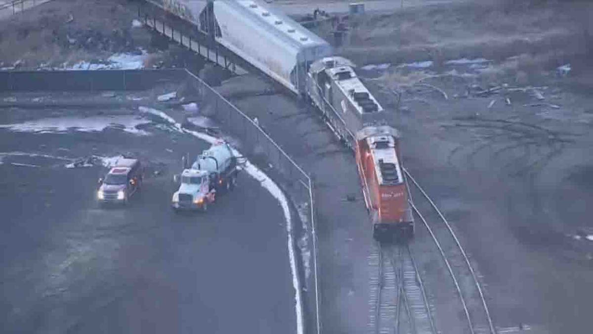 photo of a derailed locomotive 