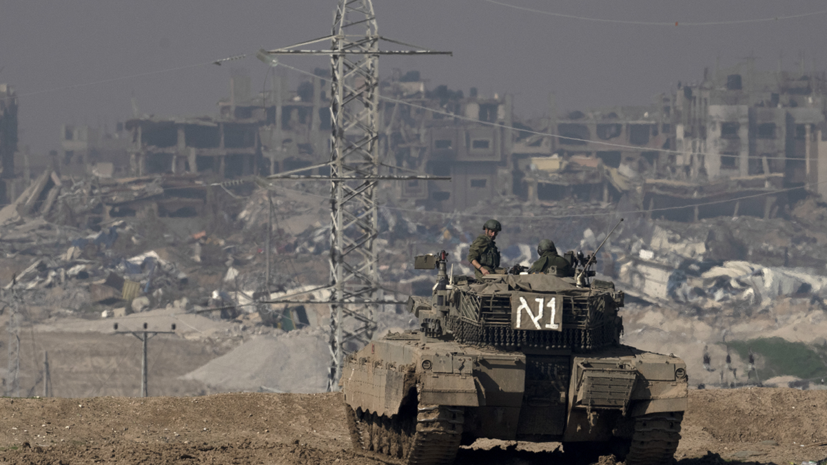 Israeli soldiers on tank