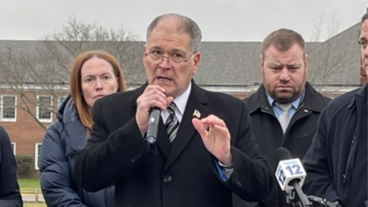 NY Sen. Mario Mattera speaks at microphone