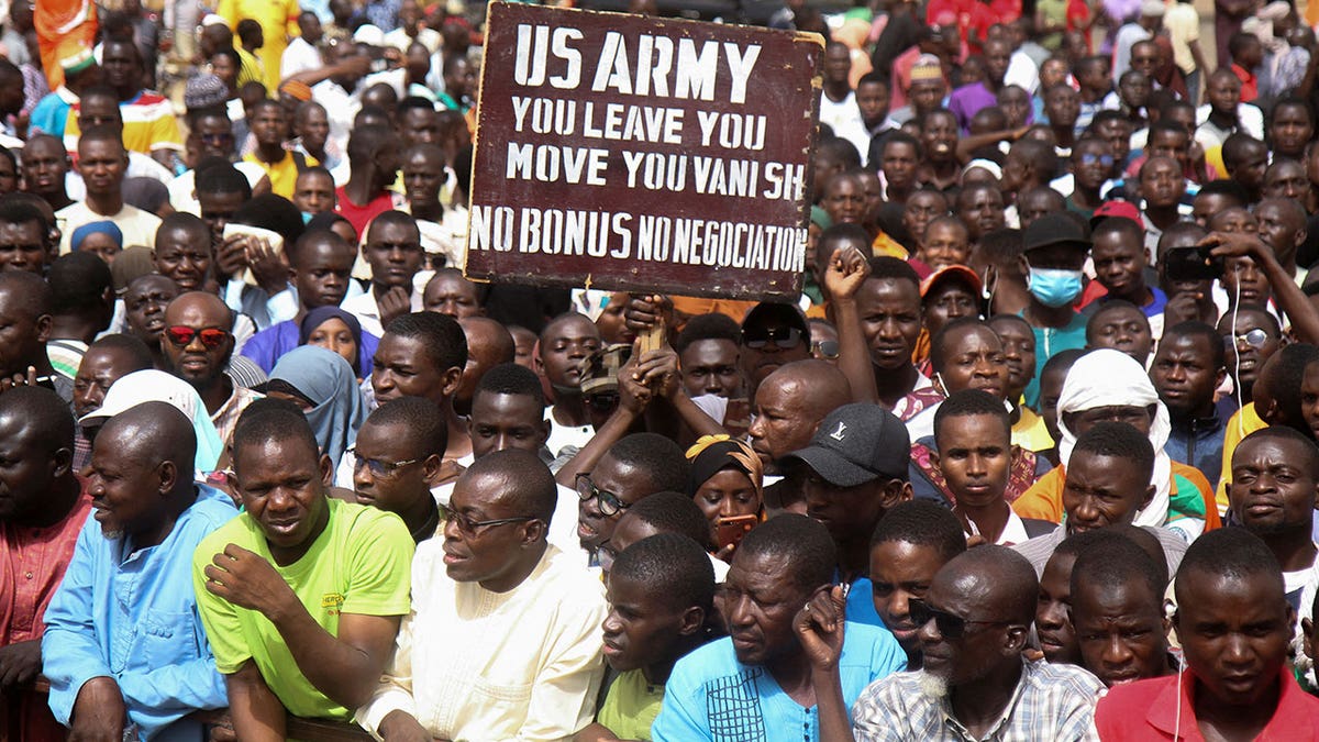 People protesting in Niger