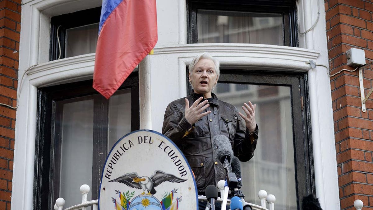 julian assange