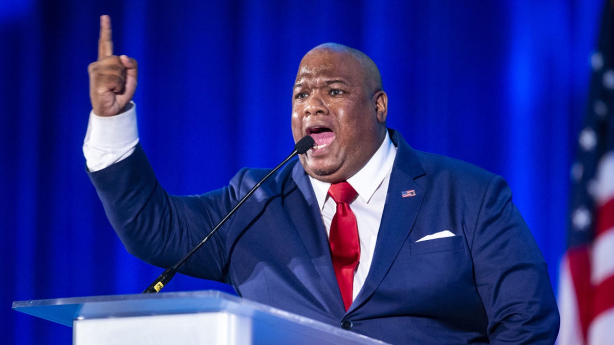 Mark Burns