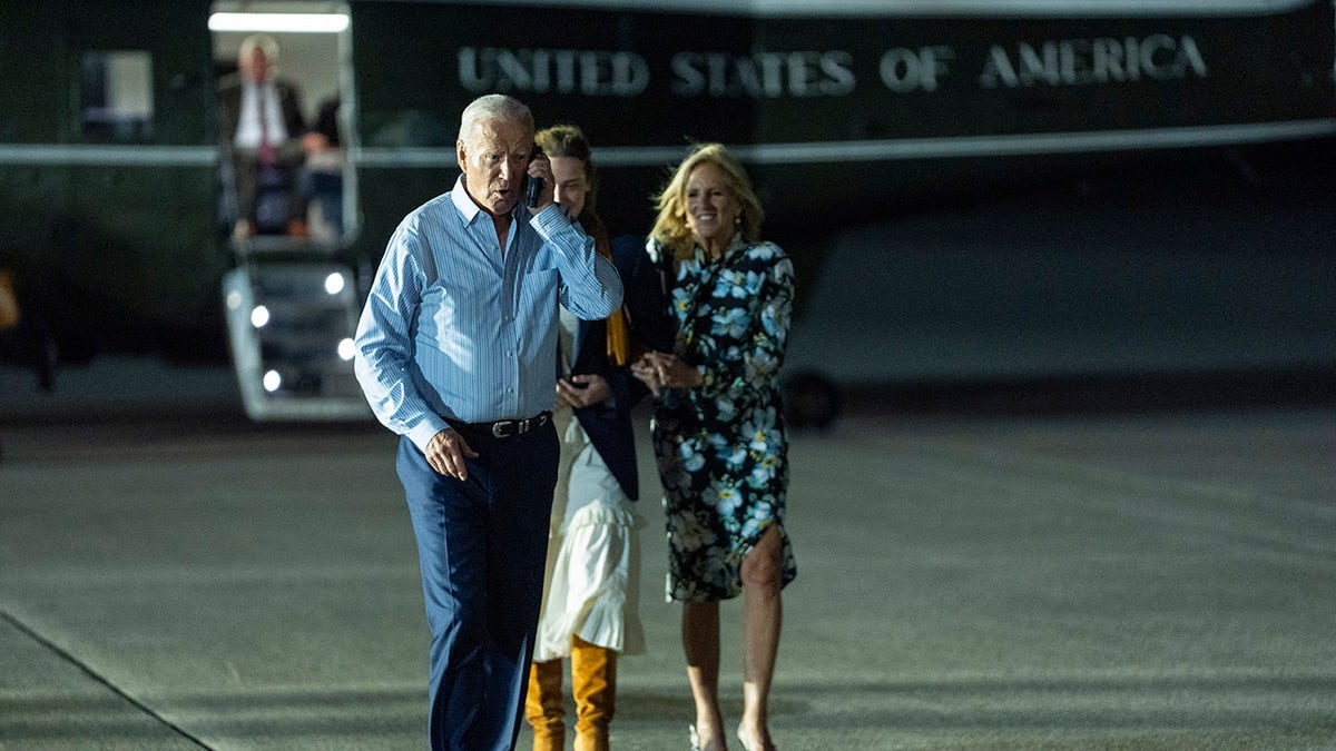 Biden and family board Air Force One