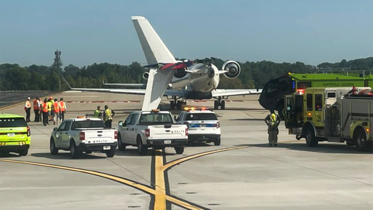 Delta plane collision in Atlanta