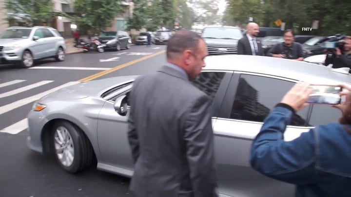 Federal agents enter Gracie Mansion following an indictment against Mayor Eric Adams