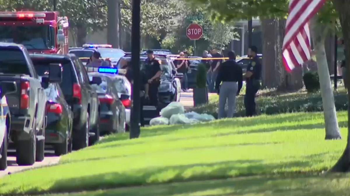 Houston home invasion, police shootout scene