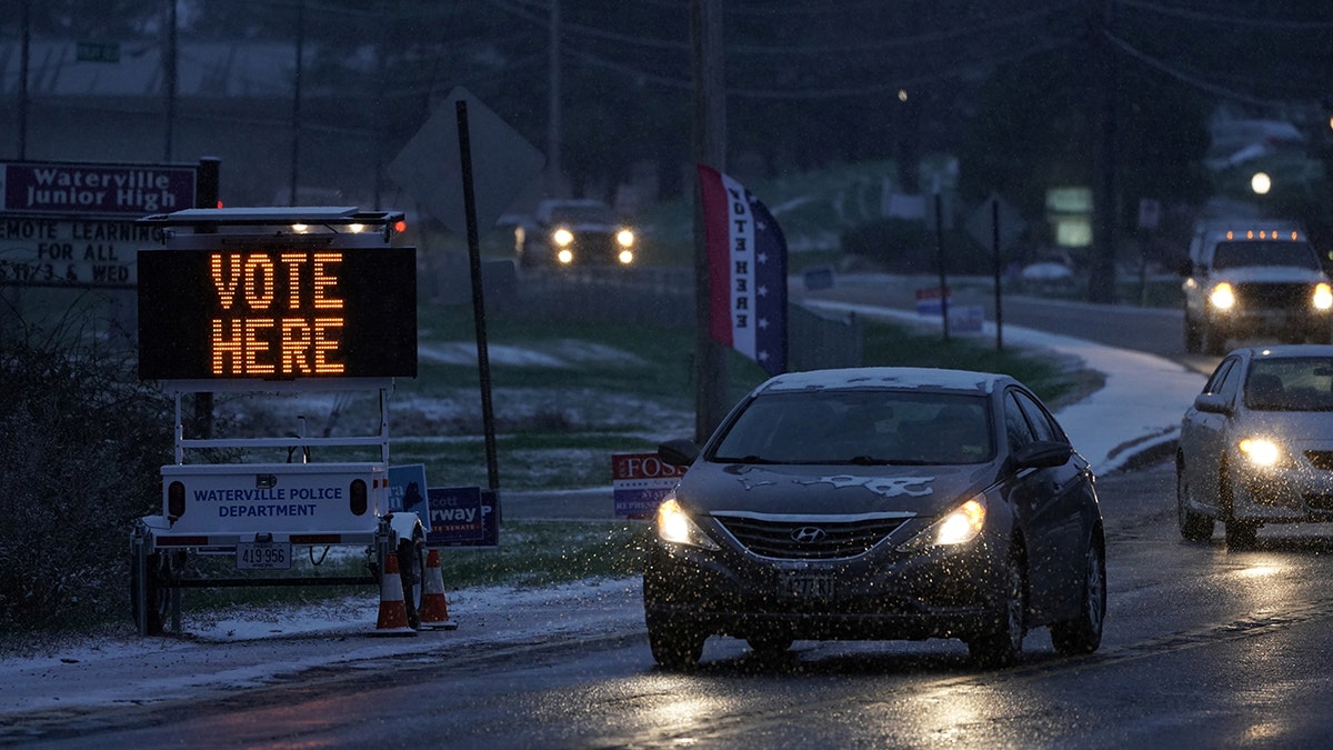 Vote here sign see in Maine in 2020