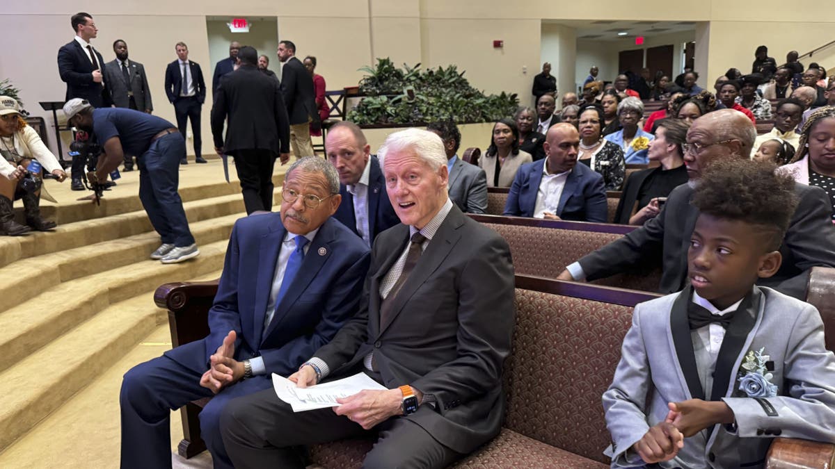 Clinton at Georgia Baptist church