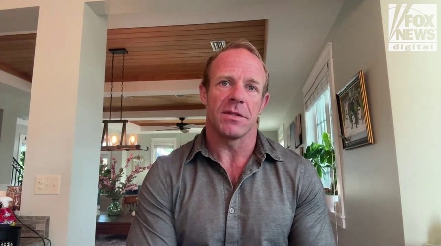 Ex-Navy SEAL Eddie Gallagher fights for unjustly accused military service members