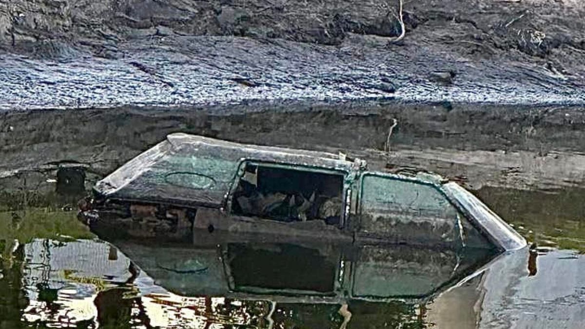 The submerged Lincoln in 44 year cold case