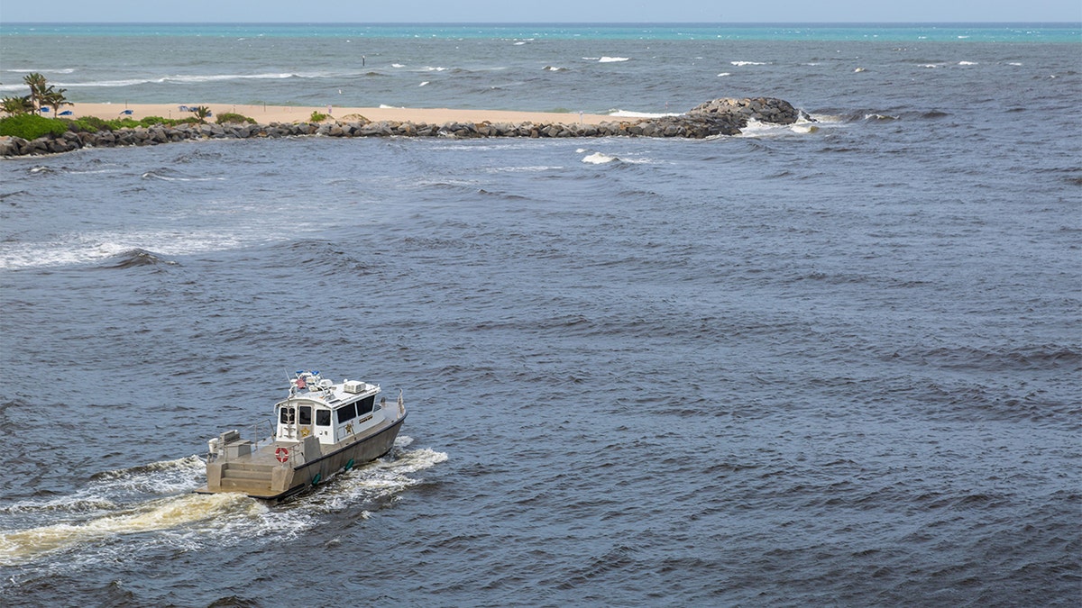 Florida police boat heading into ocean