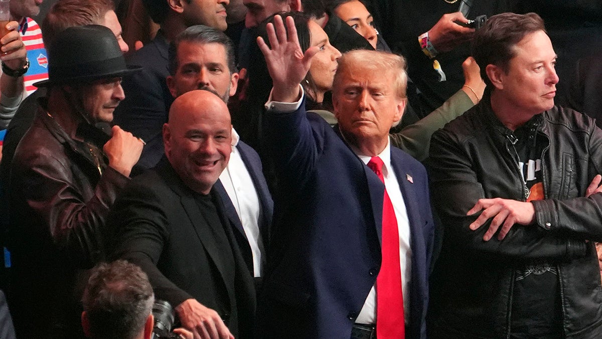 Donald Trump waves