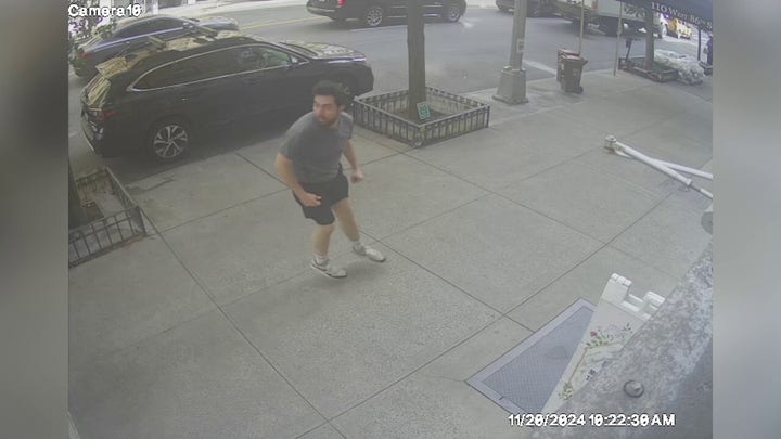 New York City stabbing suspect spotted fleeing after alleged attack