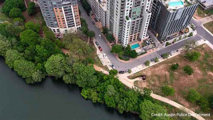 911 callers report man in water in Austin's Lady Bird Lake