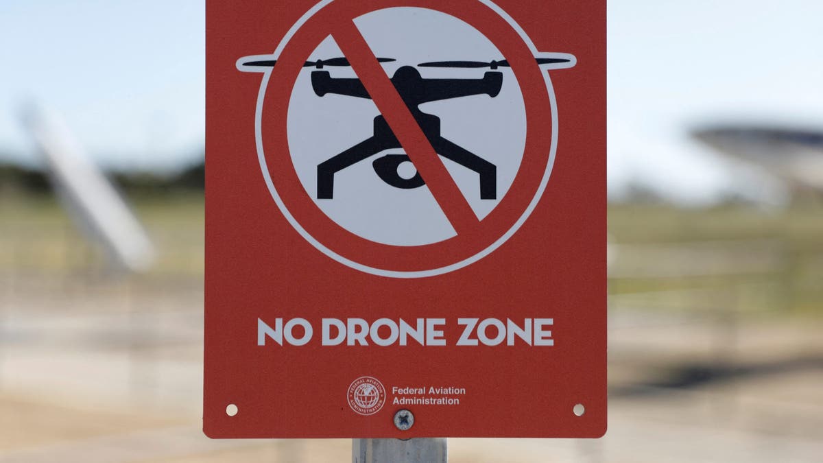 "No Drone Zone" sign