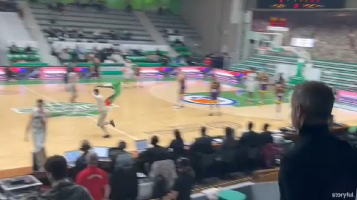 anti-Israel protestors disrupt a basketball game in France