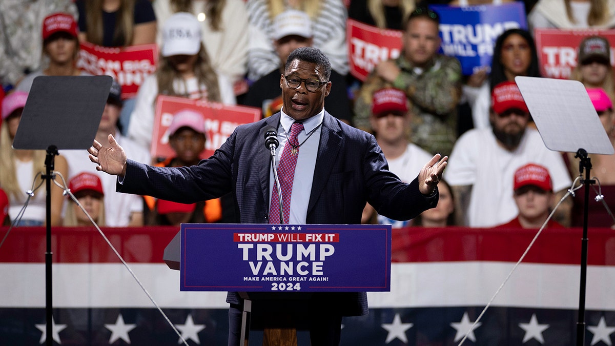 Republican Presidential Nominee Donald Trump Campaigns In Macon, Georgia